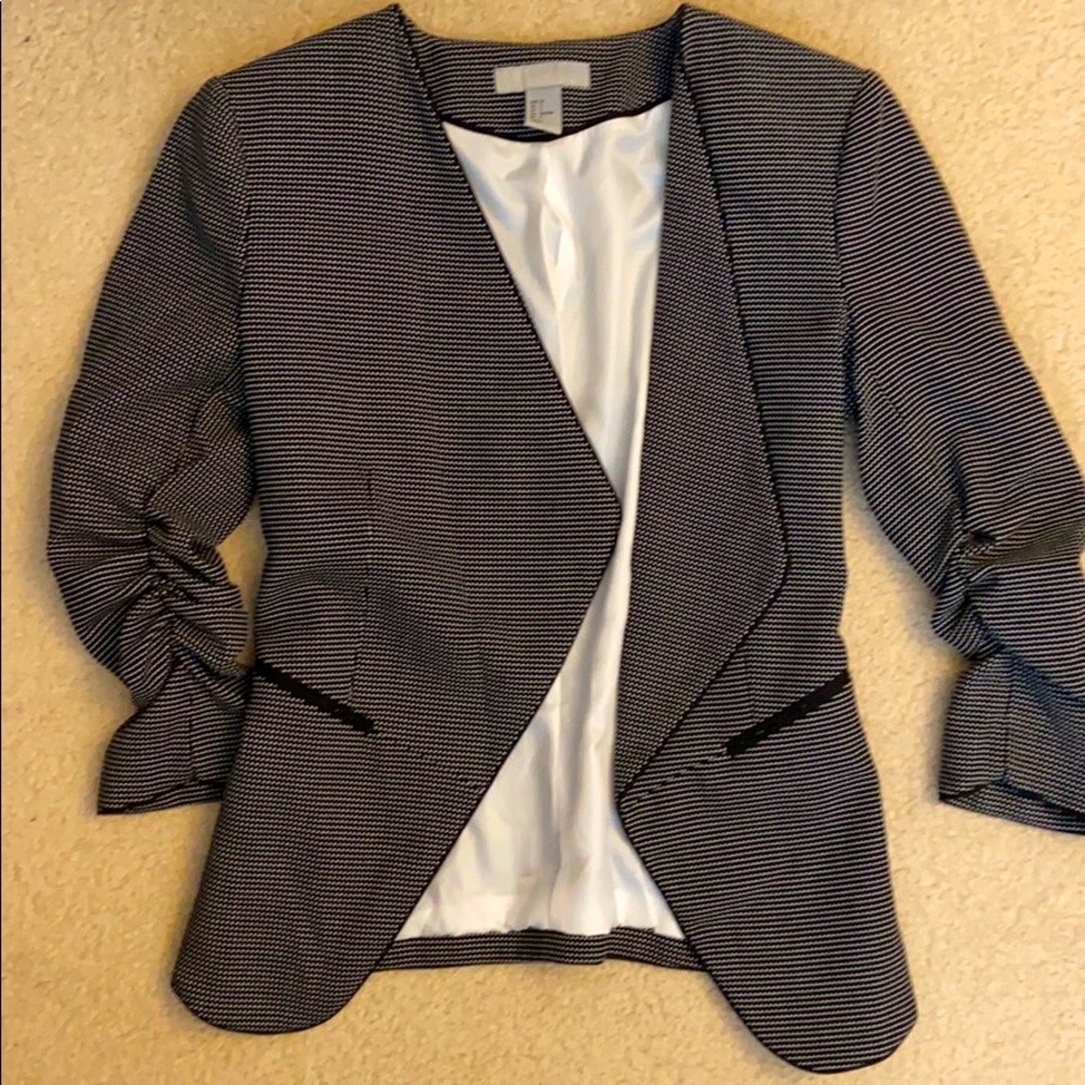 H&M black and white dotted blazer